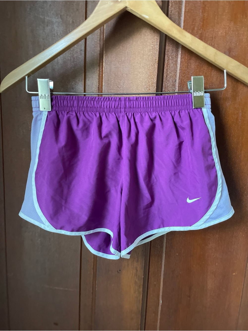 Nike dri fit girls medium purple athletic shorts